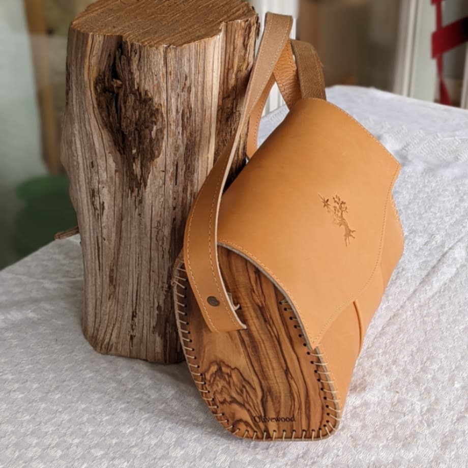 Leather Bag HALIMA leather & olivewood, Camel 🐪