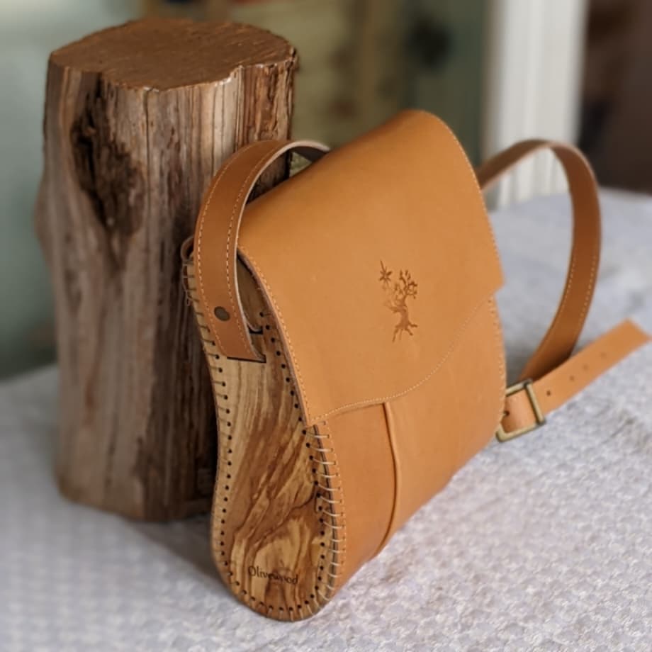 Leather Bag RASHA leather and olivewood, Camel 🐪